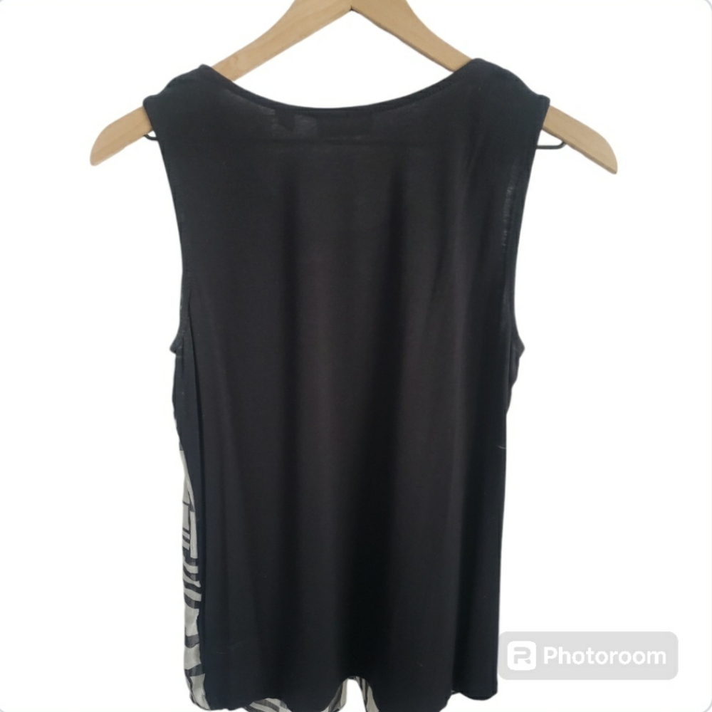 Black & Gray Abstract Woman't Sleeveless Blouse - Size M - Picture 2 of 4